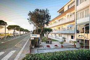 Experience Comfort in our Flat Near the Beach