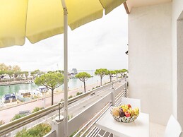 Experience Comfort in our Flat Near the Beach