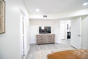 Good Vibes Oasis- Cozy Townhome With Parking
