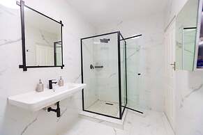 456 Hopeville Escape