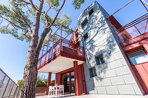 Modern Villa With Jacuzzi Close to the Beach