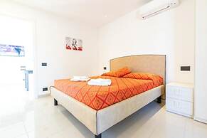 Modern Villa With Jacuzzi Close to the Beach