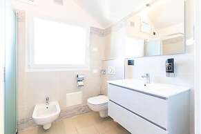 Modern Villa With Jacuzzi Close to the Beach