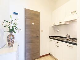 Cozy Studio Apartment With sea View - Beahost