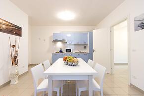 Charming Flat in Building With Solarium