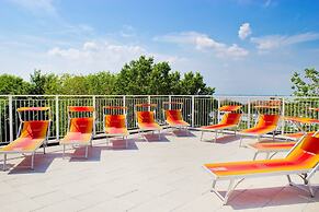 Charming Flat in Building With Solarium