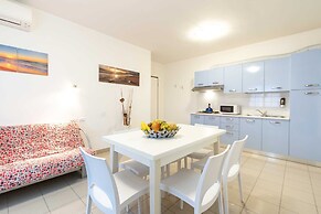 Charming Flat in Building With Solarium