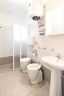 Charming Flat in Building With Solarium