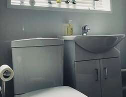 Remarkable 3-bed Ground Floor Apartment - Coventry