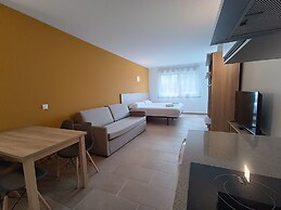 Apartamentos Pontepedriña by Bossh