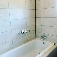 Letlhakeng Park-Route Apartments