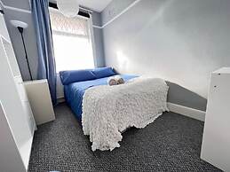 Shirley House 4 Guest house