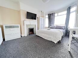 Shirley House 4 Guest house