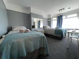 Shirley House 4 Guest house
