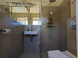 Luxurious and Roomy Vacation Home With Sauna