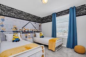 5 Bed In Windsor Island Resort 5 Bedroom Townhouse by RedAwning