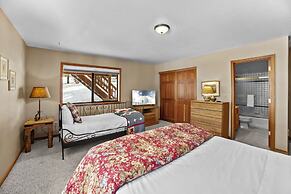 4 Bedroom Home at 392 Skidder Trail by RedAwning Save 10% on 3 Nights,