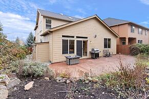 Sunny Days 30 Day Minimum 4 Bedroom Home by RedAwning