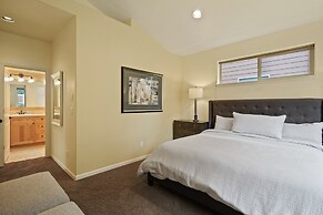 Sunny Days 30 Day Minimum 4 Bedroom Home by RedAwning