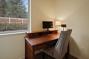 Sunny Days 30 Day Minimum 4 Bedroom Home by RedAwning