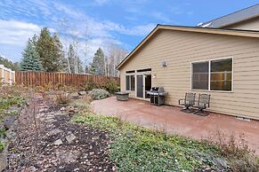 Sunny Days 30 Day Minimum 4 Bedroom Home by RedAwning