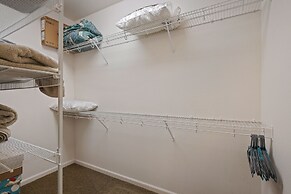 Sunny Days 30 Day Minimum 4 Bedroom Home by RedAwning