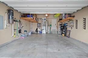 Sunny Days 30 Day Minimum 4 Bedroom Home by RedAwning