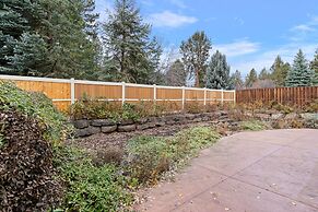 Sunny Days 30 Day Minimum 4 Bedroom Home by RedAwning