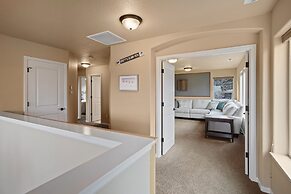 Sunny Days 30 Day Minimum 4 Bedroom Home by RedAwning