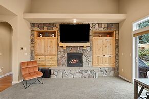 Sunny Days 30 Day Minimum 4 Bedroom Home by RedAwning