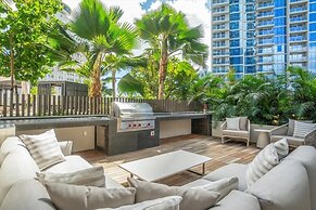 Sky Ala Moana 2907 1 Bedroom Condo by RedAwning