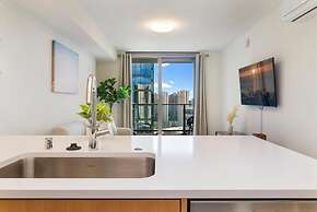 Sky Ala Moana 2907 1 Bedroom Condo by RedAwning