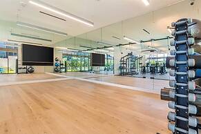 Sky Ala Moana 2907 1 Bedroom Condo by RedAwning