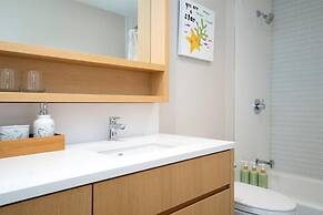 Sky Ala Moana 2907 1 Bedroom Condo by RedAwning