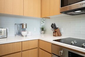 Sky Ala Moana 2907 1 Bedroom Condo by RedAwning