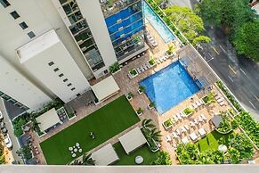 Sky Ala Moana 2907 1 Bedroom Condo by RedAwning