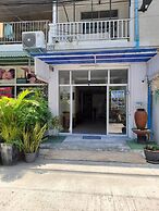 White House by Sorot