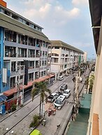 White House by Sorot