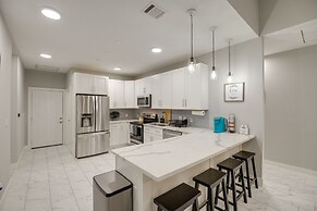 Gated Houston Home w/ Large Yard: 4 Mi to Downtown