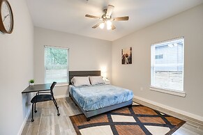 Gated Houston Home w/ Large Yard: 4 Mi to Downtown