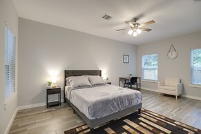 Gated Houston Home w/ Large Yard: 4 Mi to Downtown