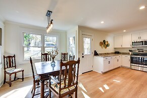 Tranquil Travelers Rest Home w/ Fire Pit!