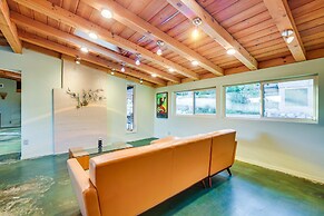 Inviting Vista Home With Pool: 10 Mi to Oceanside!