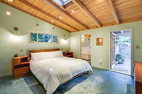 Inviting Vista Home With Pool: 10 Mi to Oceanside!