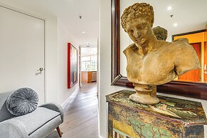 Luxe Condo w/ Private Patio & Perks in Emeryville!