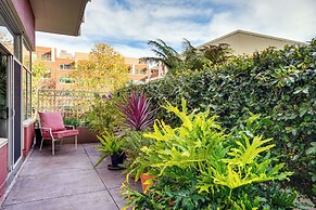 Luxe Condo w/ Private Patio & Perks in Emeryville!