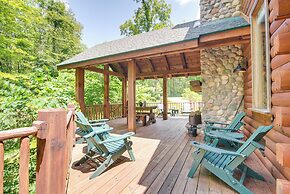 Rustic Laurelville Cabin w/ Hot Tub & Sauna!