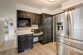 Cassopolis Vacation Home - Walk to Diamond Lake!