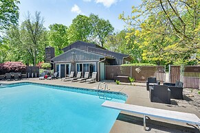 Cassopolis Vacation Home - Walk to Diamond Lake!