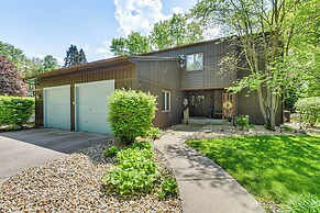 Cassopolis Vacation Home - Walk to Diamond Lake!